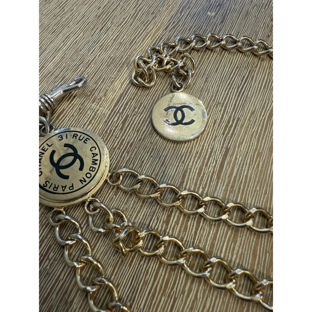 Chanel 31 rue cambon Paris iconic vintage chain gold belt 1954‎